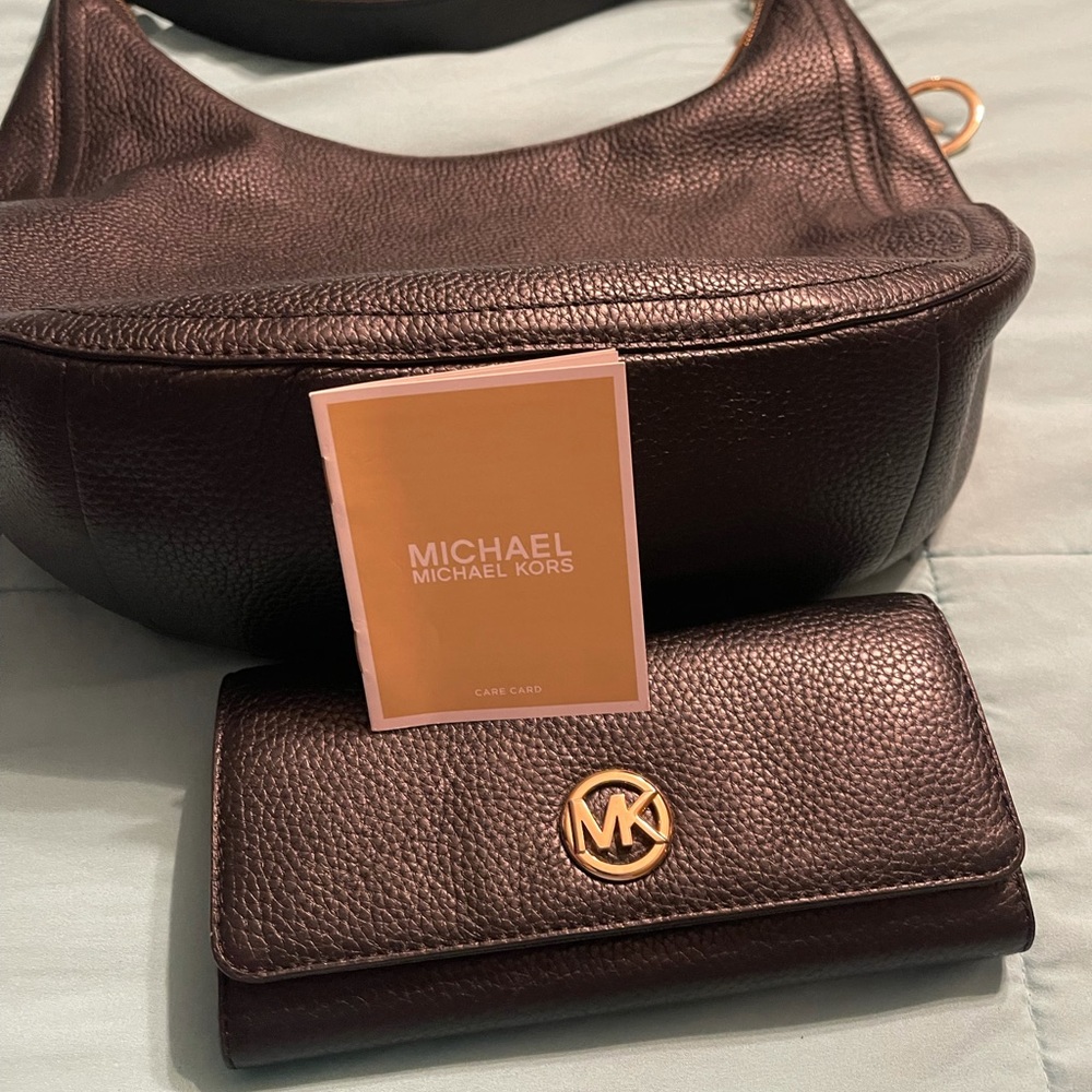 Michael Kors hobo bag and matching wallet - Picture 7 of 10